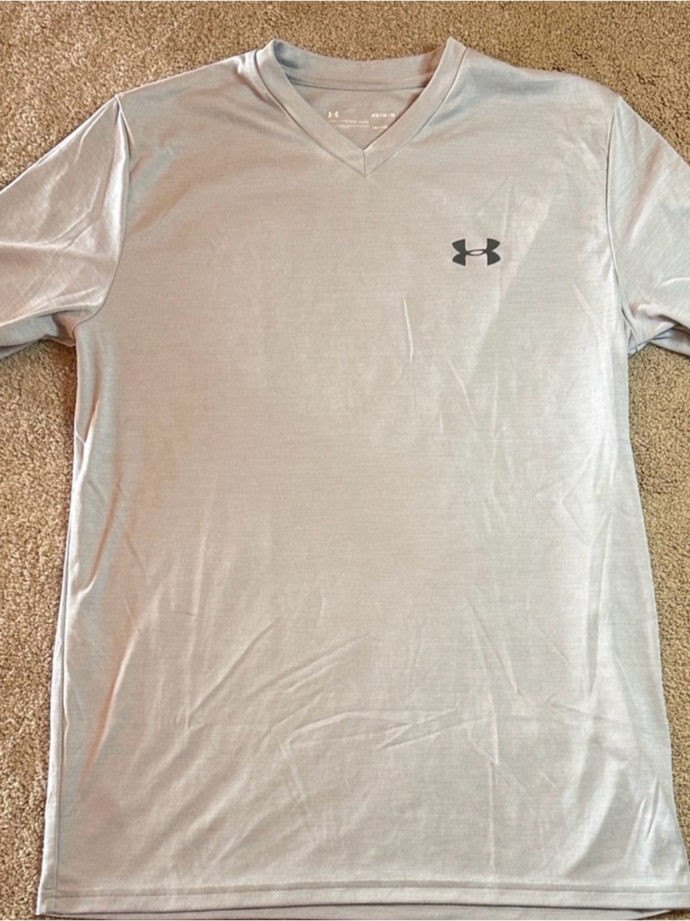 Under Armour Men's Light Gray V-Neck Performance Shirt.Sz Large NWOT